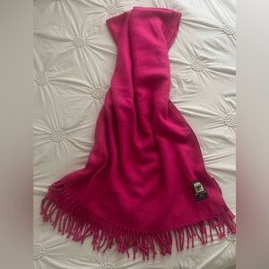 Peruvian blanket Fine alpaca. 50% alpaca 30% sheep wool 20% acrylic